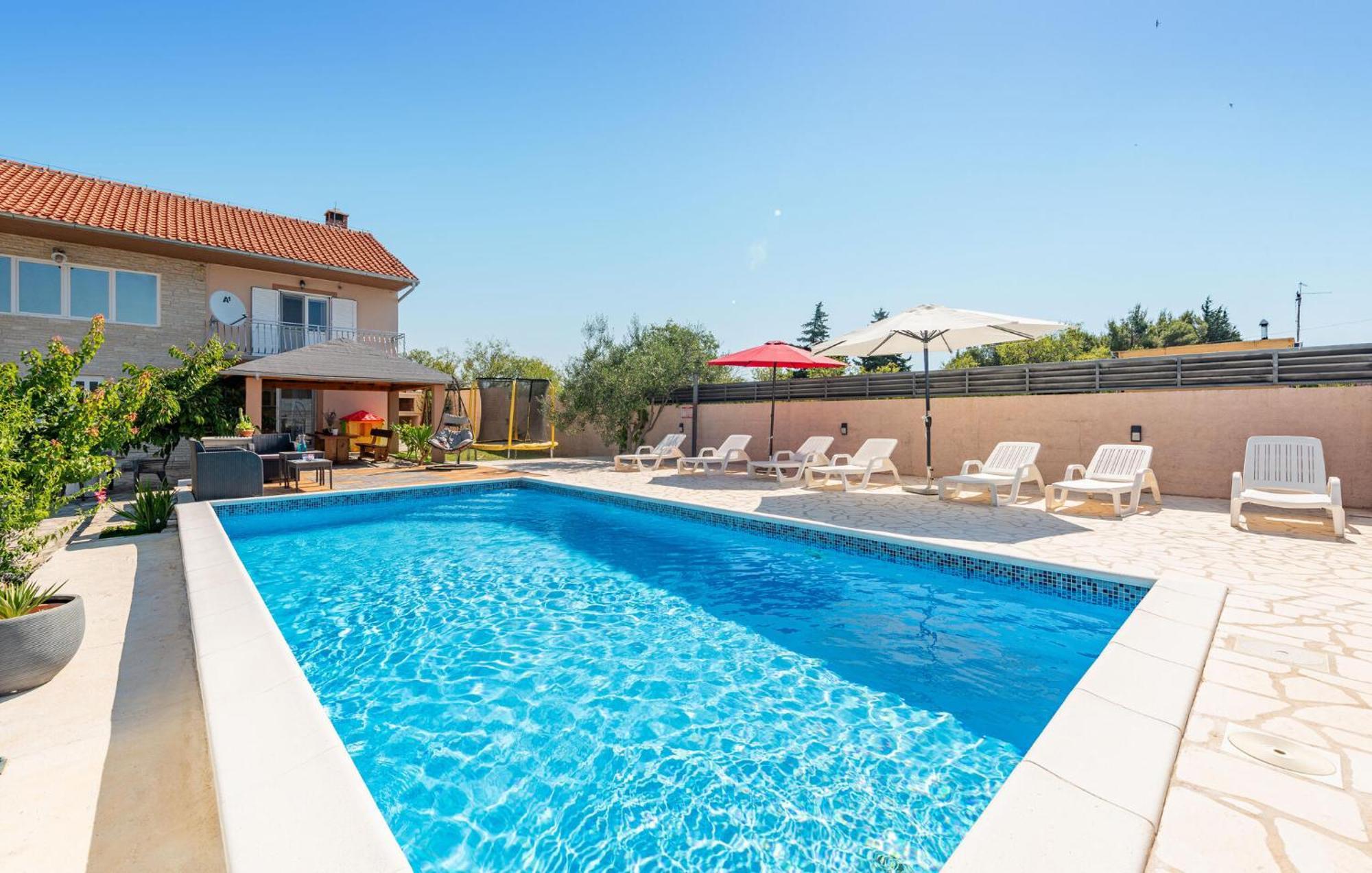 Amazing Home In Lisicic With Outdoor Swimming Pool Lisicici Extérieur photo