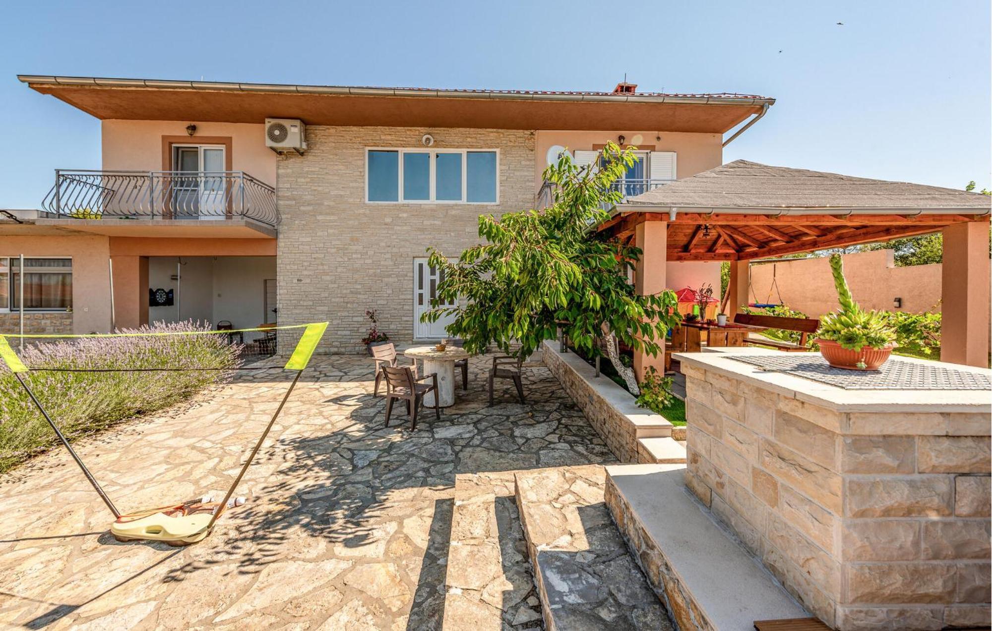 Amazing Home In Lisicic With Outdoor Swimming Pool Lisicici Extérieur photo