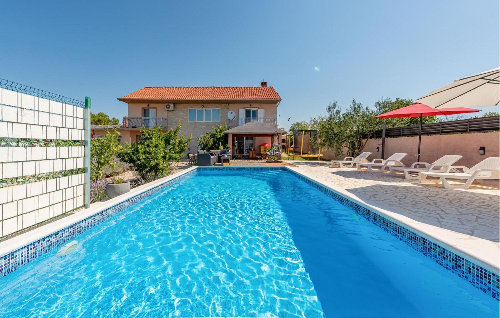 Amazing Home In Lisicic With Outdoor Swimming Pool Lisicici Extérieur photo