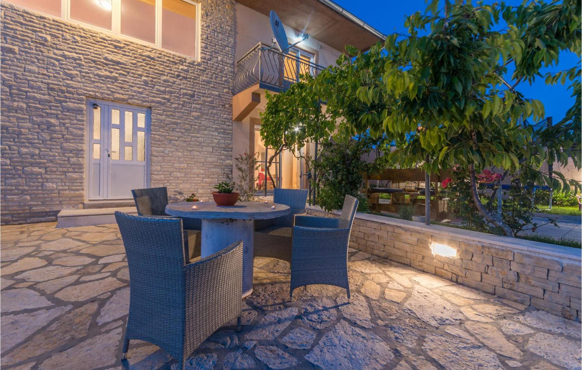 Amazing Home In Lisicic With Outdoor Swimming Pool Lisicici Extérieur photo